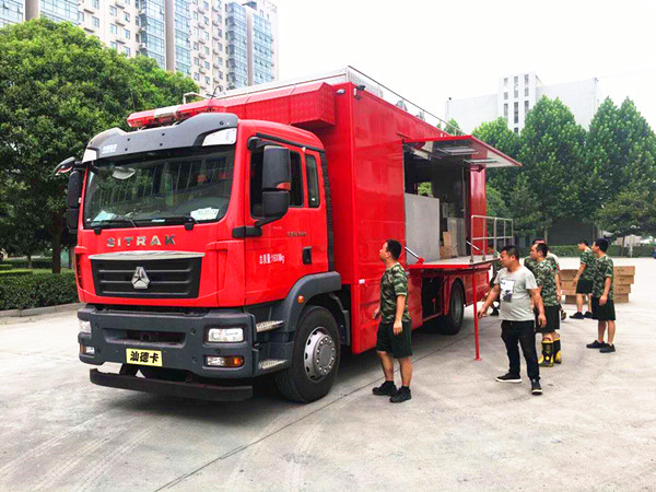 重汽灿德卡炊事车（餐饮保障车）