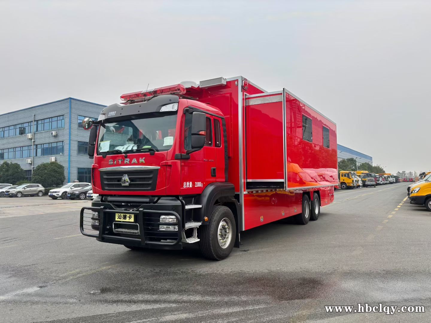 重汽汕德卡大型应急通讯指挥车